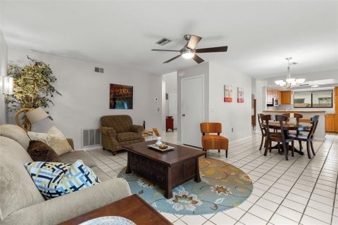 Casa en venta en Saint Petersburg, Florida, 3 dormitorios, 237.18 m2 № 1767214 - foto 12