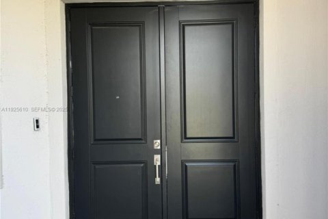 Villa ou maison à louer à Miramar, Floride: 5 chambres, 314.1 m2 № 1984060 - photo 7