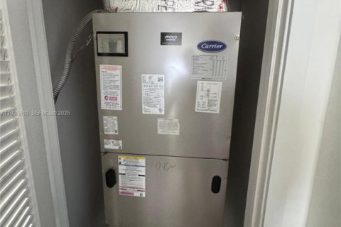 Villa ou maison à louer à Miramar, Floride: 5 chambres, 314.1 m2 № 1984060 - photo 29