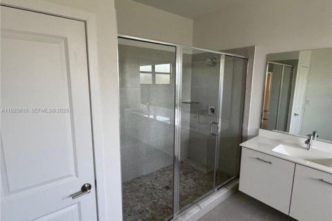 Villa ou maison à louer à Miramar, Floride: 5 chambres, 314.1 m2 № 1984060 - photo 16