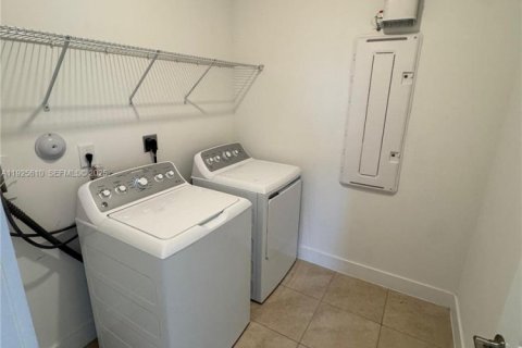 Villa ou maison à louer à Miramar, Floride: 5 chambres, 314.1 m2 № 1984060 - photo 30