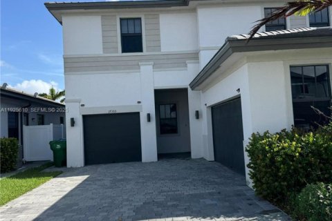 Villa ou maison à louer à Miramar, Floride: 5 chambres, 314.1 m2 № 1984060 - photo 4