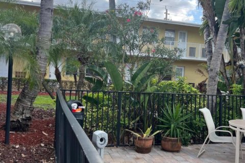 Condo in Oakland Park, Florida, 2 bedrooms  № 2191479 - photo 12