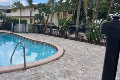 Condo in Oakland Park, Florida, 2 bedrooms  № 2191479