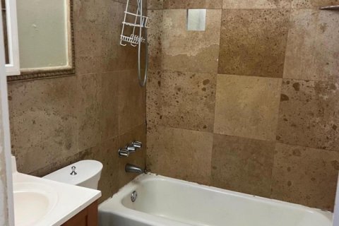Condo in Oakland Park, Florida, 2 bedrooms  № 2191479 - photo 5