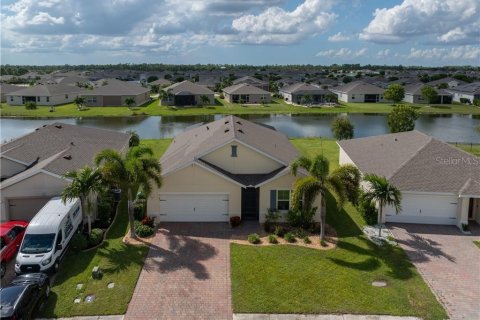 Casa en Cape Coral, Florida 4 dormitorios, 169.83 m2 № 2425216