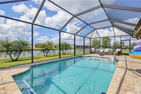 Casa en venta en Cape Coral, Florida, 4 dormitorios, 169.83 m2 № 2425216 - foto 19