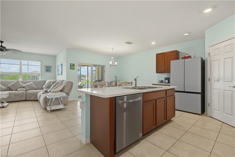 Casa en venta en Cape Coral, Florida, 4 dormitorios, 169.83 m2 № 2425216 - foto 25