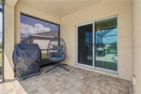 Casa en venta en Cape Coral, Florida, 4 dormitorios, 169.83 m2 № 2425216 - foto 16