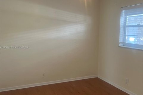 Condo in Pompano Beach, Florida, 2 bedrooms  № 1955864 - photo 8