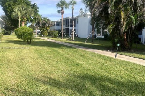 Condo in Pompano Beach, Florida, 2 bedrooms  № 1955864 - photo 19