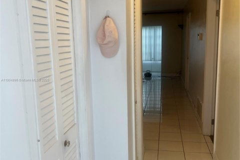 Condo in Pompano Beach, Florida, 2 bedrooms  № 1955864 - photo 22