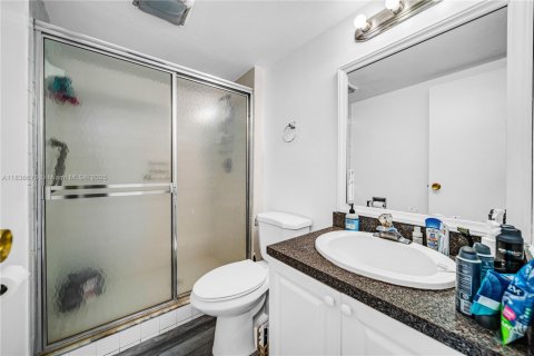 Condo in Aventura, Florida, 2 bedrooms  № 1820059 - photo 12