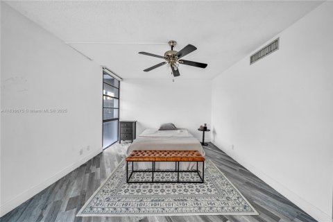 Condo in Aventura, Florida, 2 bedrooms  № 1820059 - photo 7
