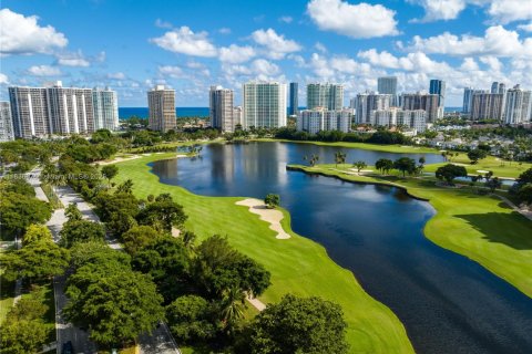Condo in Aventura, Florida, 2 bedrooms  № 1820059 - photo 27