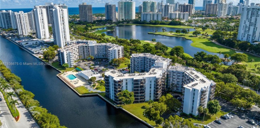 Condo in Aventura, Florida, 2 bedrooms  № 1820059
