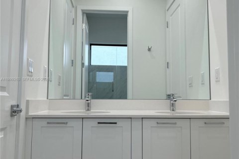 Villa ou maison à vendre à Doral, Floride: 3 chambres, 212.28 m2 № 2064861 - photo 19