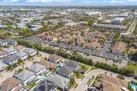 Villa ou maison à vendre à Doral, Floride: 3 chambres, 212.28 m2 № 2064861 - photo 30