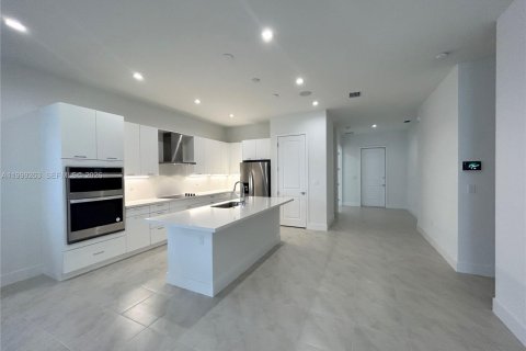 Villa ou maison à vendre à Doral, Floride: 3 chambres, 212.28 m2 № 2064861 - photo 2