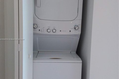 Copropriété à vendre à Miami, Floride: 1 chambre, 61.5 m2 № 1977299 - photo 16