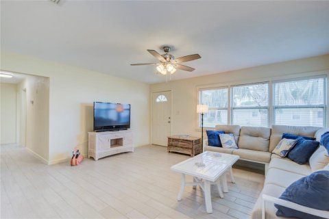 Villa ou maison à louer à Saint Pete Beach, Floride: 3 chambres, 96.34 m2 № 2117015 - photo 7