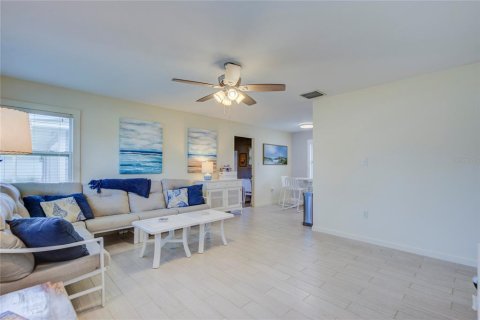 Villa ou maison à louer à Saint Pete Beach, Floride: 3 chambres, 96.34 m2 № 2117015 - photo 5