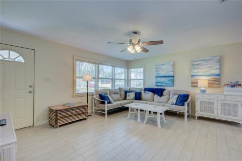 Villa ou maison à louer à Saint Pete Beach, Floride: 3 chambres, 96.34 m2 № 2117015 - photo 6