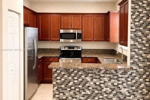 Adosado en alquiler en Plantation, Florida, 3 dormitorios, 161.84 m2 № 2087322 - foto 8