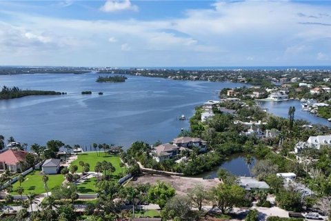 Купить виллу или дом в Сарасота, Флорида 3 комнаты, 404.4м2, № 2149000 - фото 3