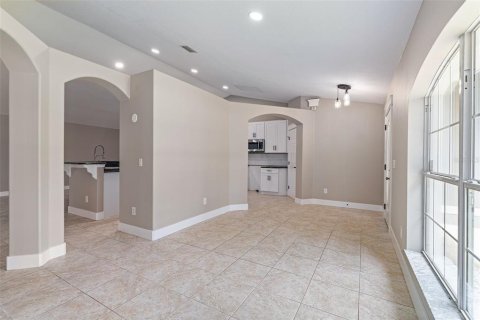 Casa en venta en Bunnell, Florida, 5 dormitorios, 317.26 m2 № 1829717 - foto 9