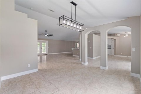 Casa en venta en Bunnell, Florida, 5 dormitorios, 317.26 m2 № 1829717 - foto 12