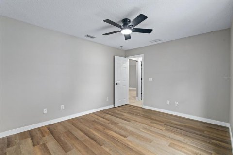 Casa en venta en Bunnell, Florida, 5 dormitorios, 317.26 m2 № 1829717 - foto 28