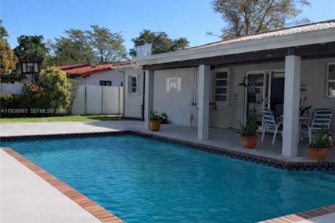 Casa en venta en Miami, Florida, 4 dormitorios № 1994758 - foto 7