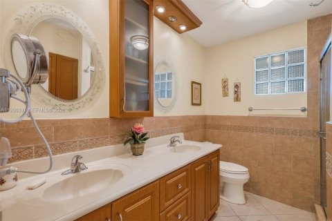 Casa en venta en Miami, Florida, 4 dormitorios № 1994758 - foto 18