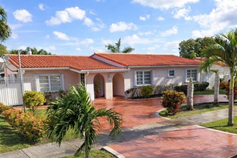 Villa ou maison à Miami, Floride 4 chambres № 1994758