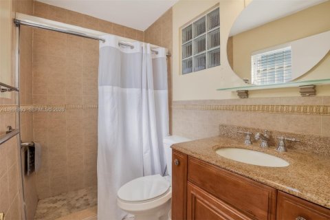 Casa en venta en Miami, Florida, 4 dormitorios № 1994758 - foto 15