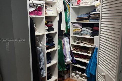 Townhouse in Weston, Florida 2 bedrooms, 105.07 sq.m. № 2069549 - photo 10