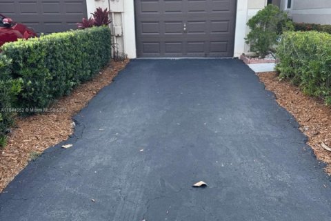 Townhouse in Weston, Florida 2 bedrooms, 105.07 sq.m. № 2069549 - photo 14