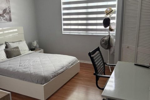 Townhouse in Weston, Florida 2 bedrooms, 105.07 sq.m. № 2069549 - photo 8