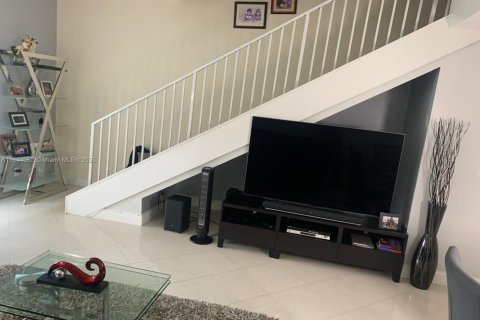 Townhouse in Weston, Florida 2 bedrooms, 105.07 sq.m. № 2069549 - photo 6