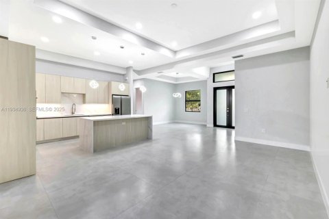 Villa ou maison à vendre à Naples, Floride: 4 chambres, 164.81 m2 № 1992961 - photo 10