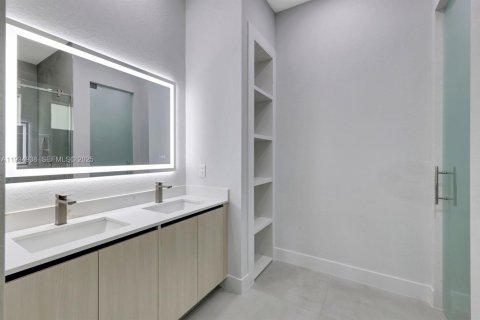 Villa ou maison à vendre à Naples, Floride: 4 chambres, 164.81 m2 № 1992961 - photo 17