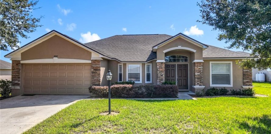 House in Lake Wales, Florida 3 bedrooms, 166.48 sq.m. № 1914089
