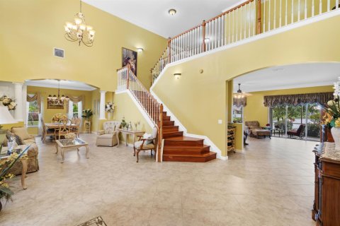 Casa en venta en Port St. Lucie, Florida, 5 dormitorios, 364.73 m2 № 2078155 - foto 9