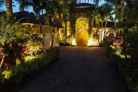 Casa en venta en Port St. Lucie, Florida, 5 dormitorios, 364.73 m2 № 2078155 - foto 4