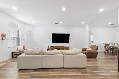 House in Homestead, Florida 4 bedrooms, 196.77 sq.m. № 1881538 - photo 8