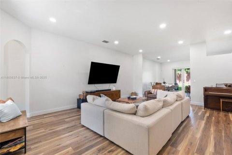 House in Homestead, Florida 4 bedrooms, 196.77 sq.m. № 1881538 - photo 7