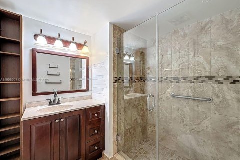 Condominio en venta en Hialeah, Florida, 3 dormitorios, 104.98 m2 № 1964602 - foto 19