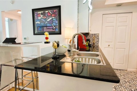 Copropriété à vendre à Miami, Floride: 2 chambres, 91.42 m2 № 1950787 - photo 7