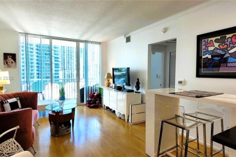 Copropriété à vendre à Miami, Floride: 2 chambres, 91.42 m2 № 1950787 - photo 1